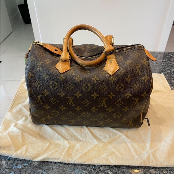 Louis Vuitton Vintage Monogram Canvas Speedy 30 - Picture 4 of 13